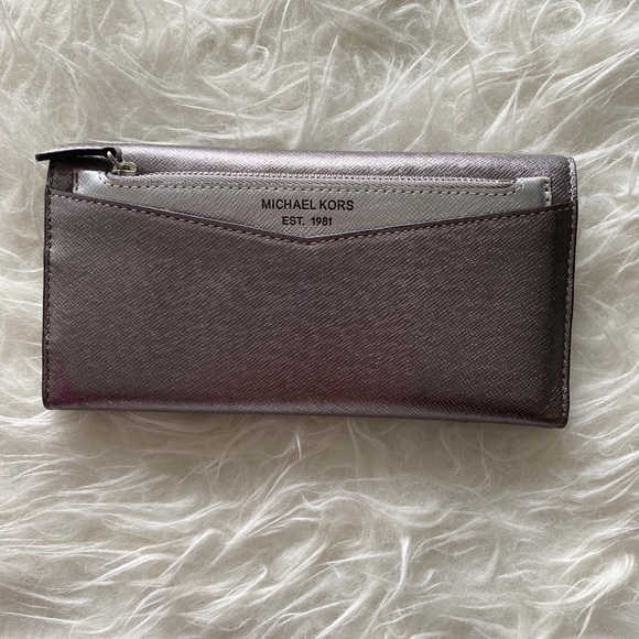 Michael Kors Tri Color Wallet - Picture 3 of 8
